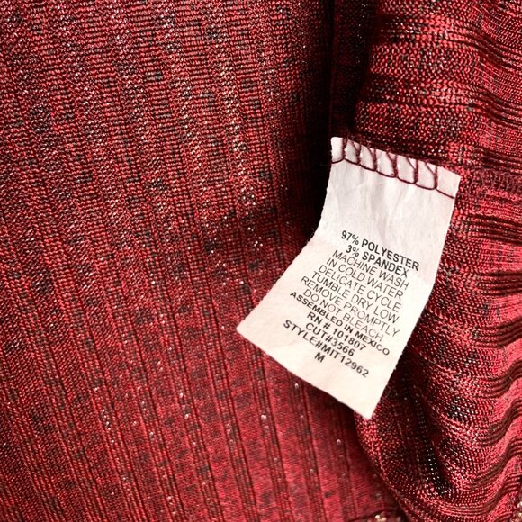 Metallic Sleeveless Turtleneck Top - Picture 6 of 7